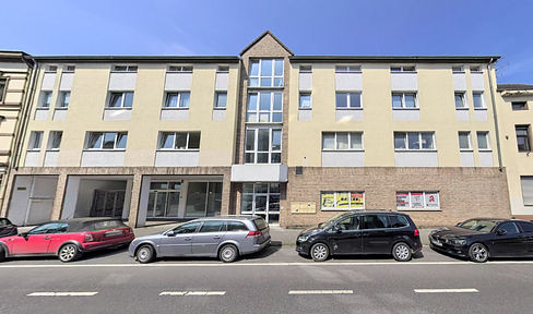 spacious 3.5-room apartment with a large balcony in a central residential area - FREE OF PROVISION