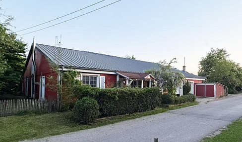 Sehr Geräumiges, günstiges Einfamilienhaus mit Offenstall in Königsfeld im Schwarzwald