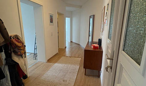 Helle, sanierte 3 Zimmer Altbauwohnung| Bezug ab 01.08.2025 möglich