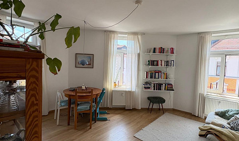 Bright, renovated 3-room apartment in an old building| occupancy possible from 01.08.2025