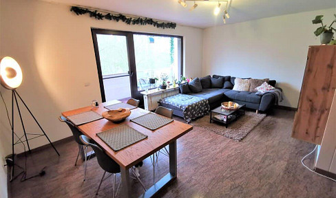 Well-kept 4-room condominium with balcony, garage and view of the countryside - central location in Senden