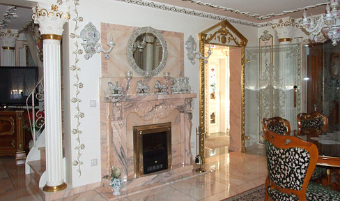 From private owner * 170 sqm on 2 floors with exclusive furnishings *