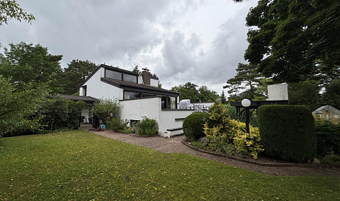 Architect's house in a maisonette with unobstructed views of the countryside