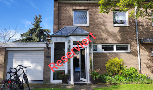 End terraced house in Alt-Willich with garage and conservatory for sale for MINIMUM