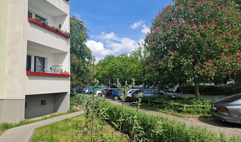 Rented one-room apartment in Berlin as an investment