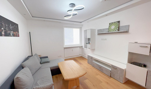 Fantastically modernized, fully furnished 4-room apartment in top location Schlachtensee (near Mexikoplatz S1)