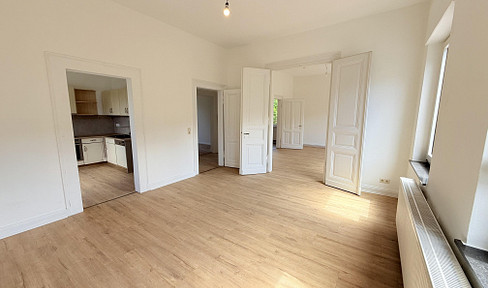 Charming newly renovated 3 room old building apartment in Solingen Höhscheid incl. fitted kitchen