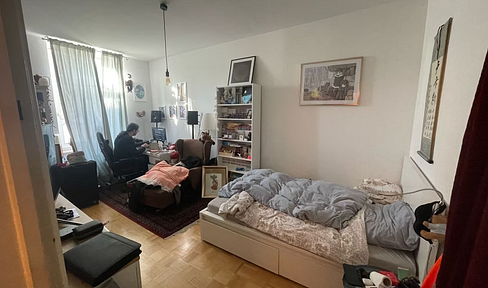 Charmante Altbau-1-Zimmer-Wohnung im Westend