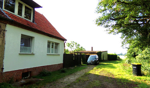 For sale: Semi-detached house with lots of potential