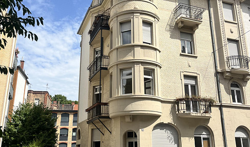 Schöne Altbauwohnung mit 2,5 Zimmern in ruhiger Seitenstraße