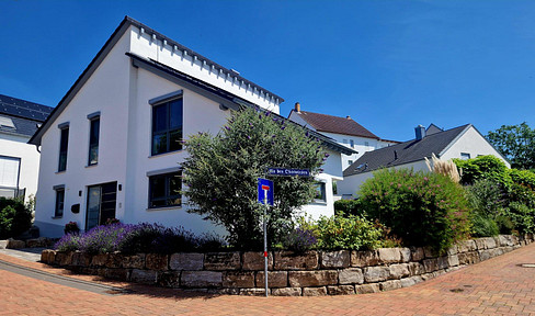 Exklusives Einfamilienhaus Nähe Feldrand in Sörgenloch