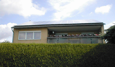 Gepfl., gut geschnittene 4 Zi.-EG-ETW m. PV-Highlight, XXL-Balkon, Garten, Garage in Erftstadt-K.
