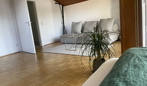 Large room with balcony for rent in Pullach, available until December 31, 2027.