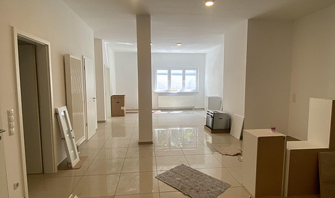 Stylish, modernized 2-room ground floor apartment in Ludwigshafen am Rhein