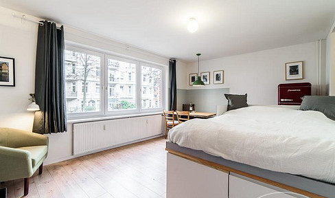 Move straight in, quiet, central, bright with well thought-out room concept