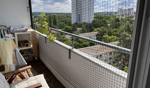 Commission-free 2-room condominium with balcony & distant view - Nuremberg-Langwasser (10th floor)