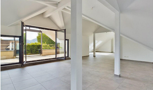 HIGH-QUALITY PENTHOUSE | EXCLUSIVE LOCATION | ELEVATOR | ROOF TERRACE | UNDERGROUND PARKING SPACE