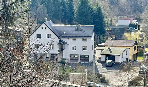 Eigentumswohnung in Doppelhaushälfte mit großzügigem Grundstück und Platz zum Entfalten!