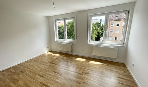 First-time occupancy in spacious 3-room apartment with balcony overlooking greenery after renovation