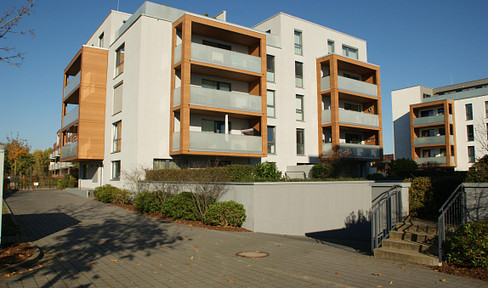 Charming 4-room apartment with south-facing loggia, quiet and central