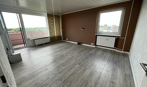 First-class renovated 2.5-room apartment with loggia in a central location in Henstedt-Ulzburg
