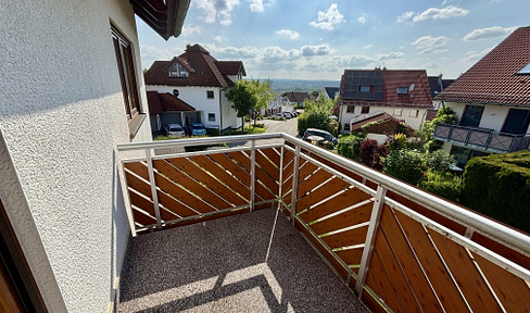 Großzügige, lichtdurchflutete Eigentumswohnung 1.OG zum Verkauf