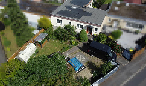 Bungalow mit großem Grundstück, Ausbaupotenzial & zentraler Lage - Bornheim