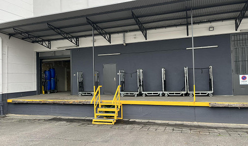 *** approx. 240 sqm storage space with office & WC *** very conveniently located ***