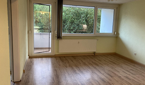 Fully renovated apartment with four rooms, balcony and fitted kitchen in Eislingen/Fils
