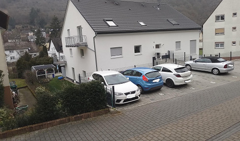 Moderne 1,5 Zimmerwohnung mit Balkon und 1 Stellplatz an alleinstehende Person zu vermieten