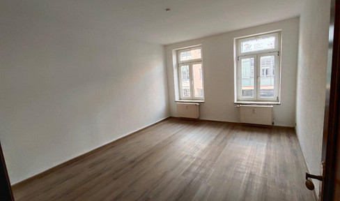 2-Zimmer Erdgeschosswohnung in Gera Zentrum mit Einbauküche und Gäste WC
