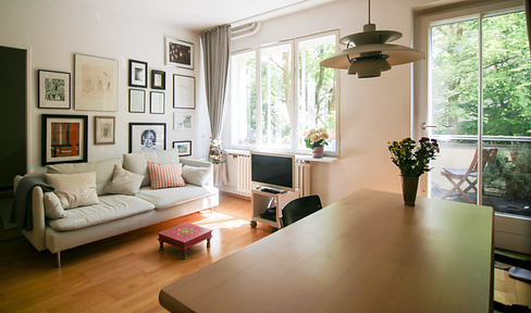 from PRIVAT: Unique living ambience in Berlin-Charlottenburg - 3 room apartment with terrace