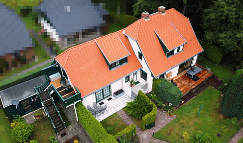 Detached house with 2 extra residential units for vacation rental