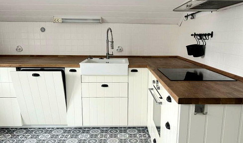 Spacious 5-room apartment with great interior, balcony, fitted kitchen and garden near LD-Mörlheim