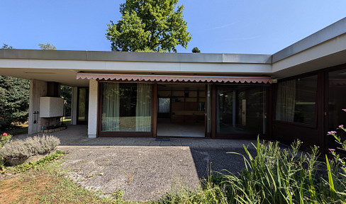 Family-friendly bungalow with plenty of space and design potential in Gräfelfing
