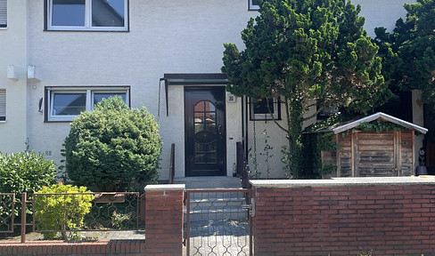 Modernisiertes Reihenmittelhaus mit Wintergarten, Garage & großem Garten – Einziehen und Wohlfühlen!