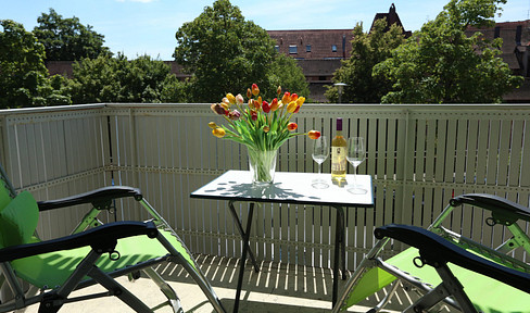 Cick furnished apartment close to the city center, with charm and a dream view over the Burggraben