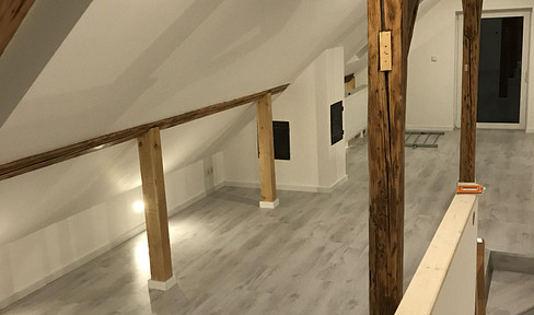 Perfekte Lage, lichtdurchflutet, offen und großzügig, Atelier, teilmöbliert