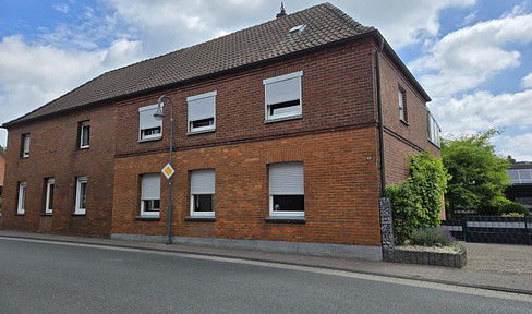 Charming terraced house for sale, ready to move into with great garden