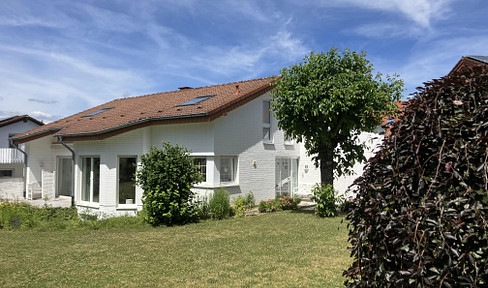 Well-maintained architect's house in a quiet, central residential area