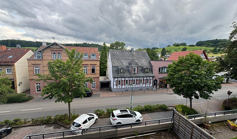 Attractive 2 1/2 room apartment with balcony in a central location in Wald Michelbach
