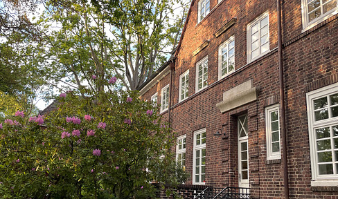 Fantastic 1920s red brick between Stadtpark & Alster