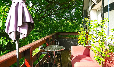 Grüne Oase mit großem Balkon, PV-Anlage, guter Anbindung an Köln
