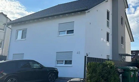 As-new 2.5 room penthouse apartment with exclusive furnishings on the outskirts of town