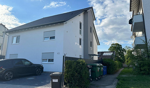 Neuwertige 2,5 Zimmer Penthouse-Wohnung mit exklusiver Ausstattung in Ortsrandlage