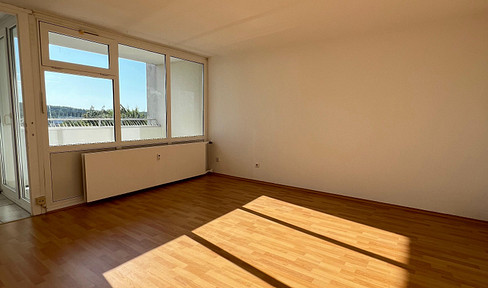 Attractive 2-room condominium with west-facing loggia and sweeping views over Lauf