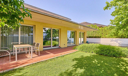 Modern EFH with studio penthouse garden terrace parking home office near Weinstrasse