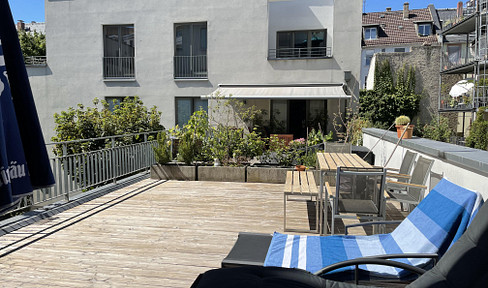 Provisionsfrei: Wunderschöne, ruhig gelegene Dachterrassenwohnung in Frankfurt Bornheim