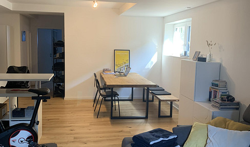Stylisch & ruhig: 2-Zimmer-Wohnung mit Terrasse im Souterrain