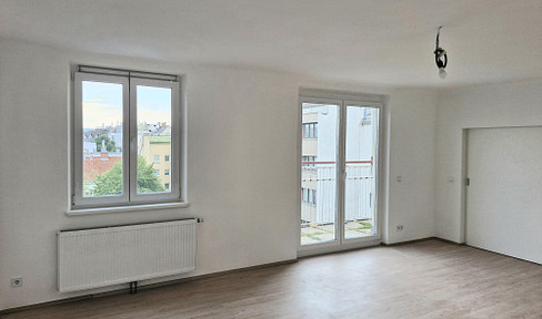Helle DG-Wohnung mit West-Terrasse & Weitblick in zentraler u. dennoch komplett ruhiger Hoflage